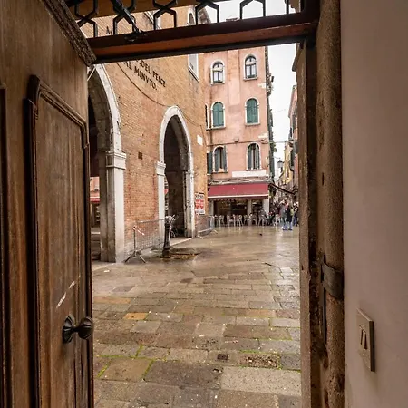 Residence Le Beccarie - Rialto By Wonderful Italy Venice Exterior photo